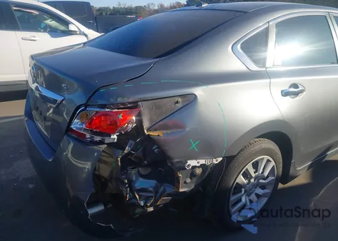 2015 Nissan Altima 2.5 S z USA, uszkodzony, nr VIN 1N4AL3AP0FC413025